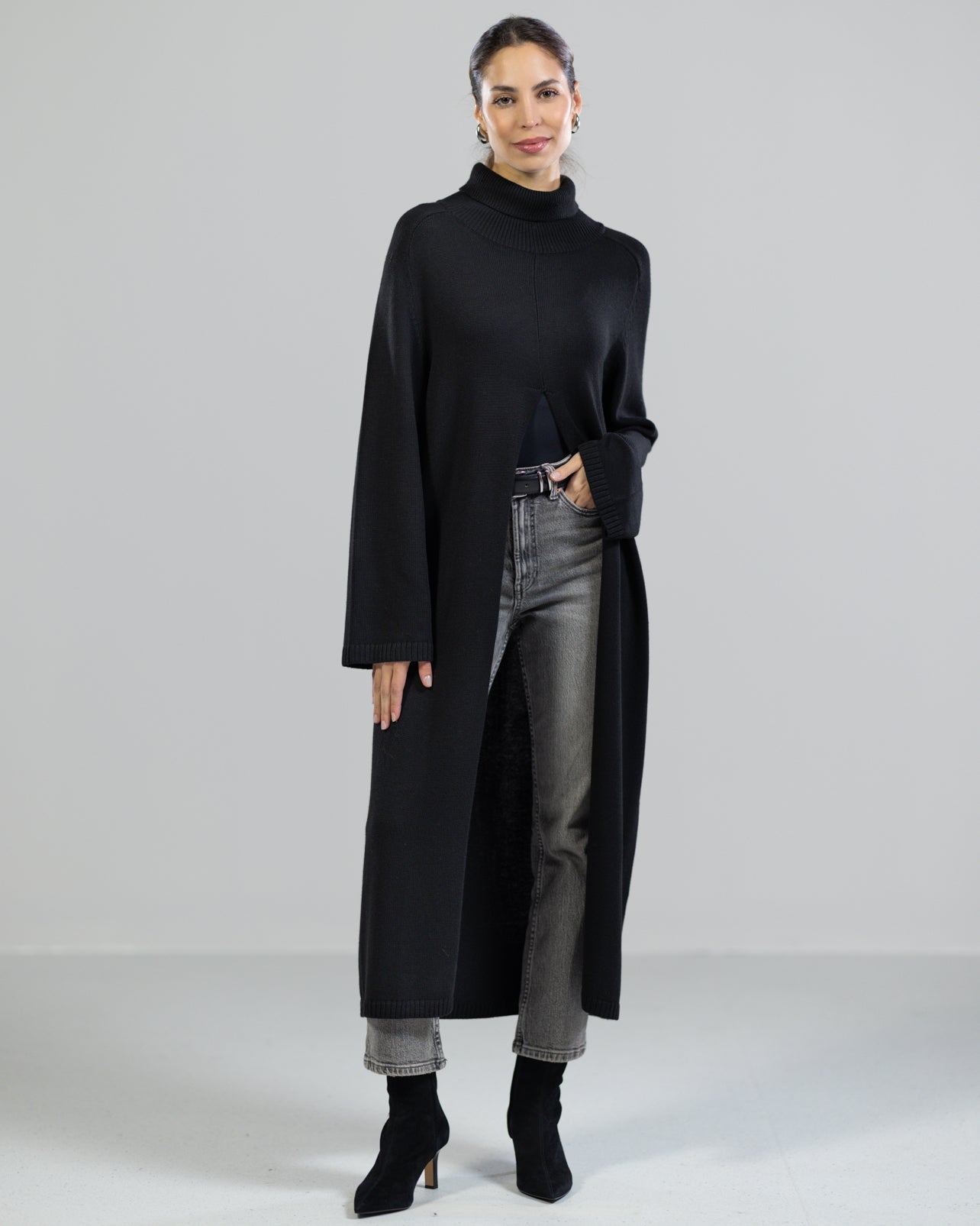 Eva Heavyweight Throw On | Black | Cashmere Blend