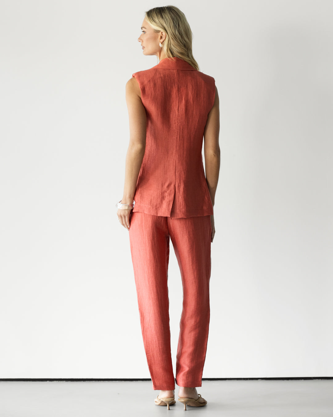 Maris Sleeveless Linen Blazer | Coral